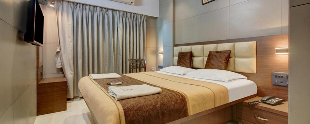 Hotel Leela Kalyān Eksteriør billede